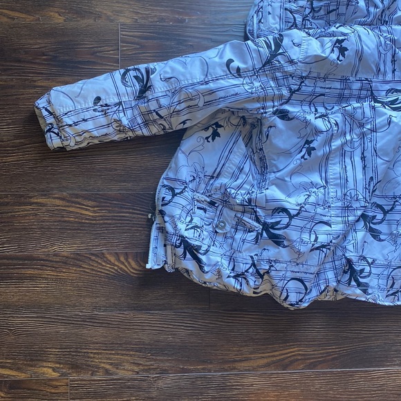 ☮️☮️☮️☮️Core powder room winter jacket very small stain on the inside ☮️☮️ 9/10 - Picture 2 of 16